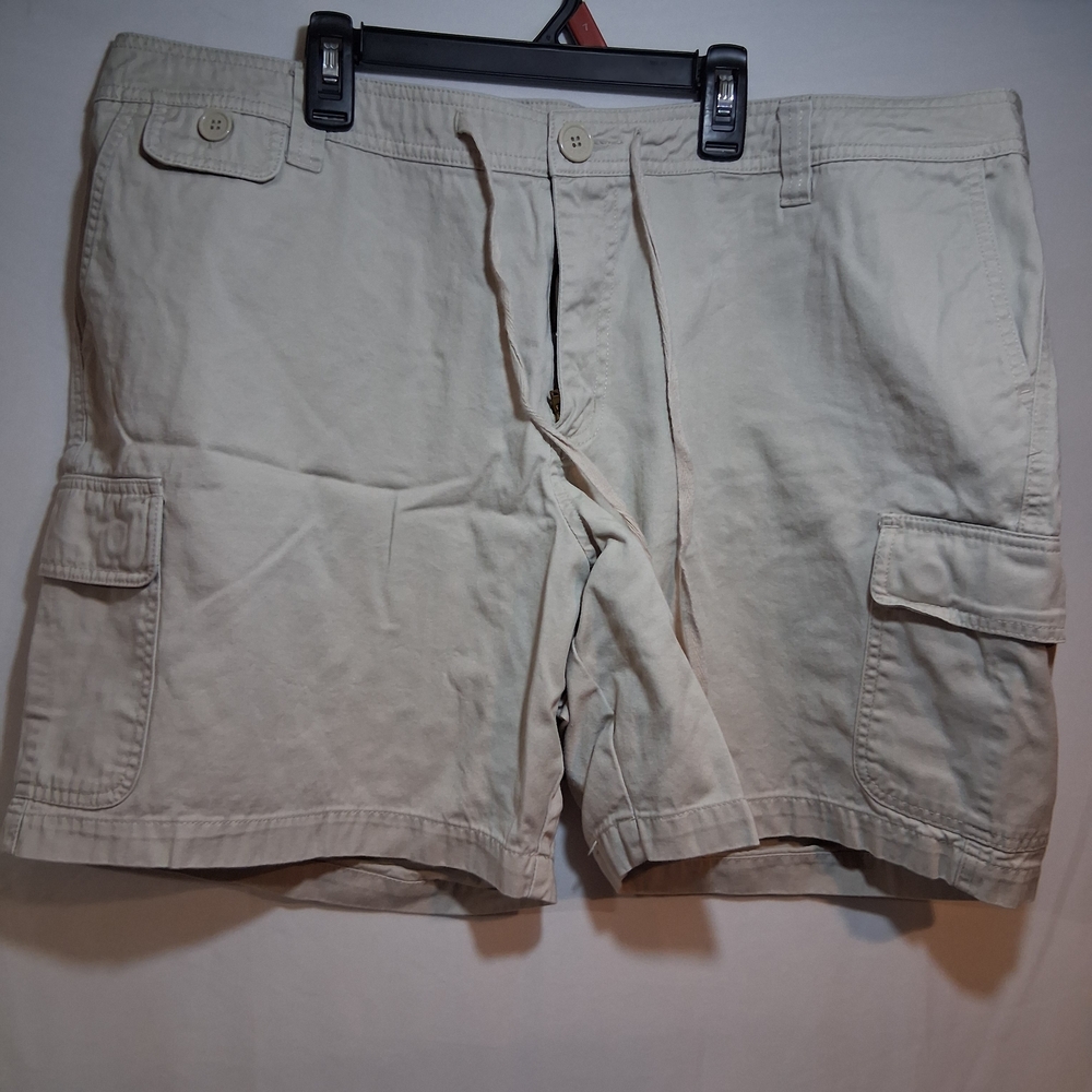 Venezia Men's Beige Cargo Shorts